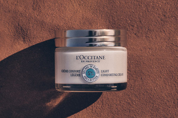 Karitejeva lahka sproščajoča krema za obraz – L’OCCITANE