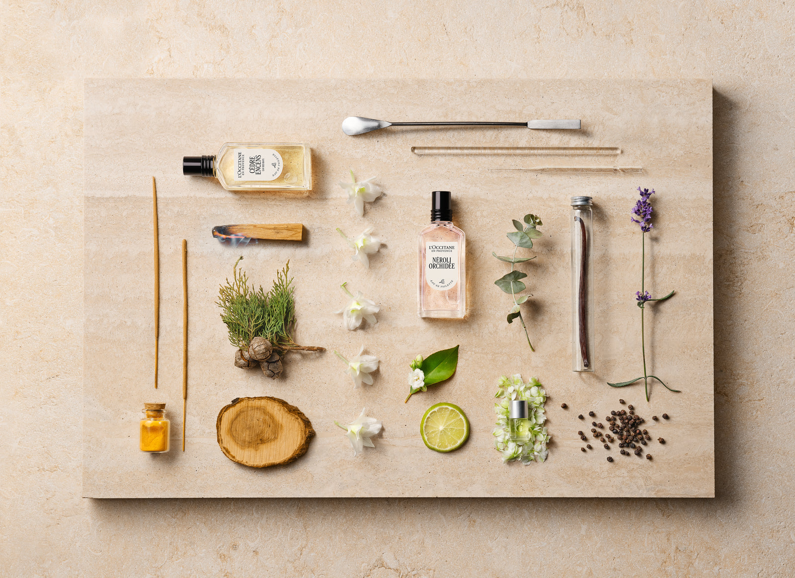 Prikaz sestavin za parfum L'Occitane.