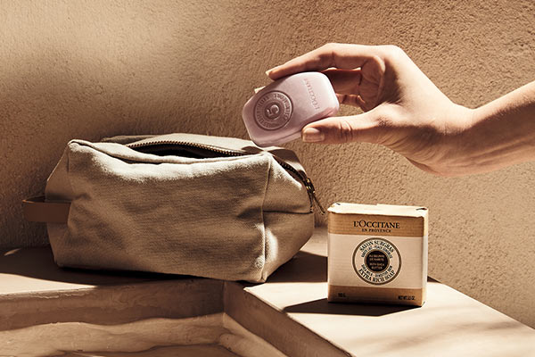 L’OCCITANE Intenzivni obnavljalni trdi šamponi 