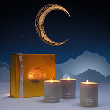 Darilna škatla in 3 dišeče sveče L'Occitane - pod zlato luno 