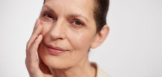 Ženski obraz – nega proti vidnim znakom staranja Immortelle 